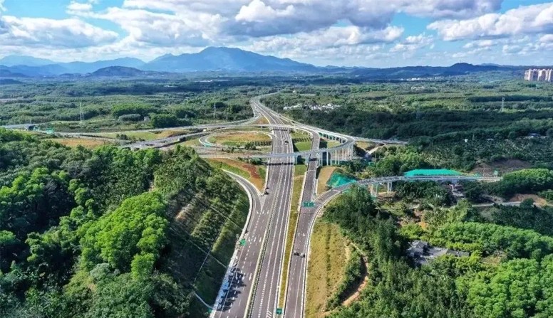 海南省萬(wàn)寧至洋浦高速公路第二代建段環(huán)境保護(hù)、景觀(guān)及服務(wù)設(shè)施工程(項(xiàng)目名稱(chēng))